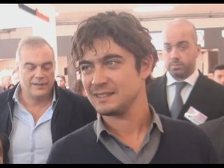 Napoli - Riccardo Scamarcio ospite di ''Tutto Sposi'' (26.10.14)