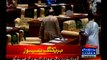 Sindh CM Qaim Ali Shah Forgets His Seat In Sindh Assembly, Proceeds To Sharjeel Memon's Seat