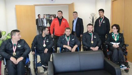 Akhisar Belediye Başkanı Salih Hızlı Şampiton Engelli Haltercileri Konuk Etti