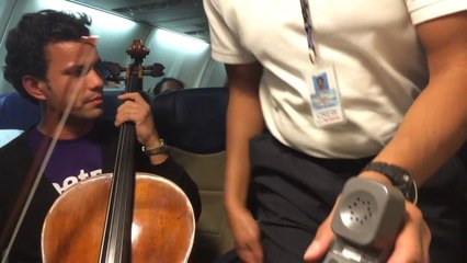 Quand un violoniste et une beatboxeur ambiance votre vol d'avion