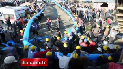 Maden ocağını su bastı Yaklaşık 20 işçi mahsur