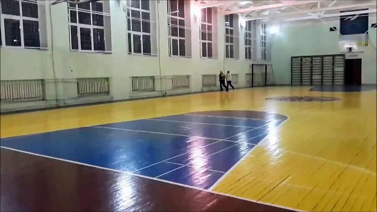 Velhinho boladão impressiona ao fazer exercícios com 81 anos de idade