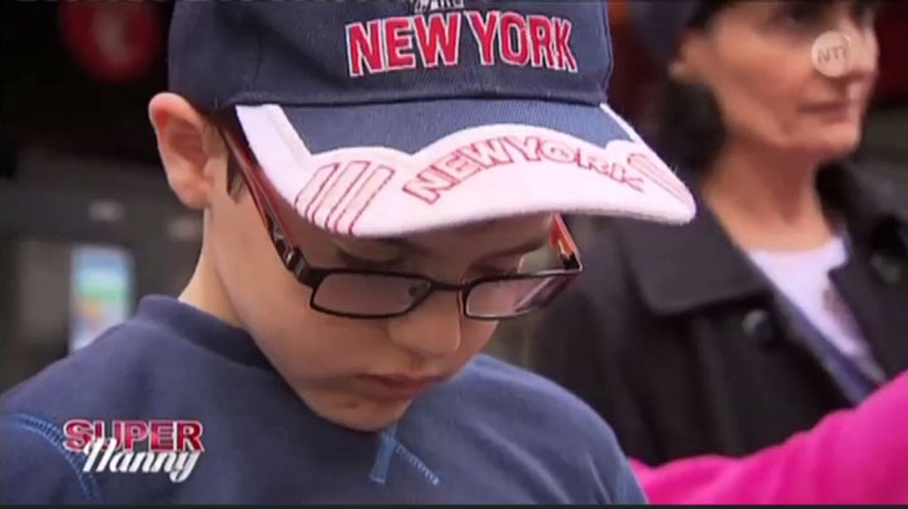 Le zapping du 28/10 : Super Nanny : Pour Raphaël, 8 ans c’est « Super Pétasse » !