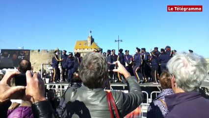 Route du Rhum.  "Nasyon A Nèg Mawon" sur l'esplanade Saint Vincent