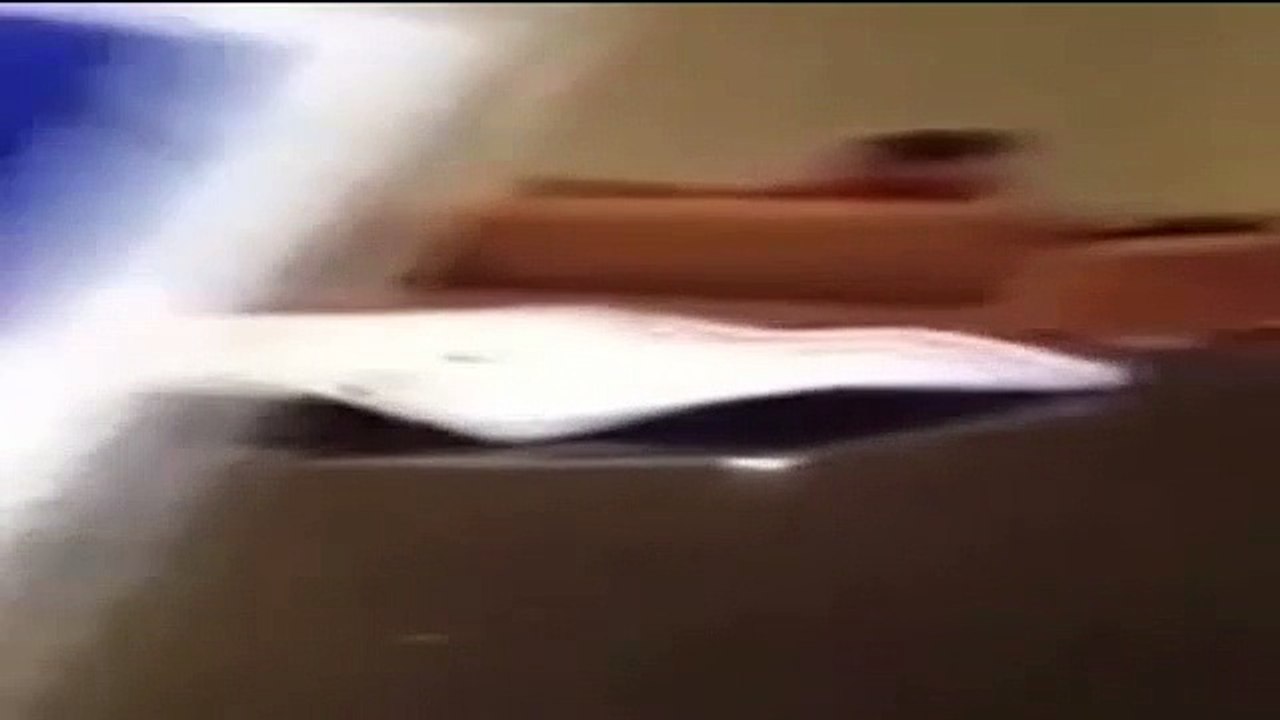 Diego Armando maradonna, Frappe sa copine la blonde