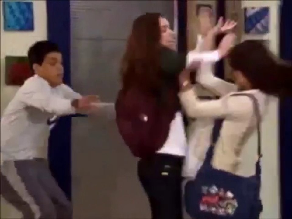 Angelina e Débora saem no tapa - Malhação 2008