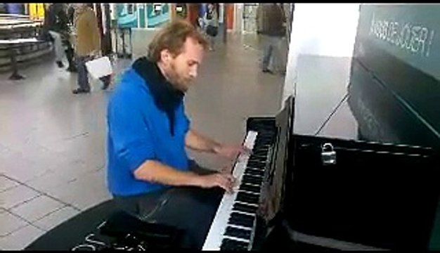 Rondo à la turque (W. A. Mozart) - Gare de Rennes - Laurent H.