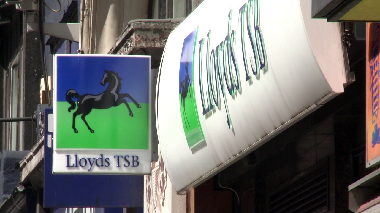 Lloyds eliminará 9.000 empleos