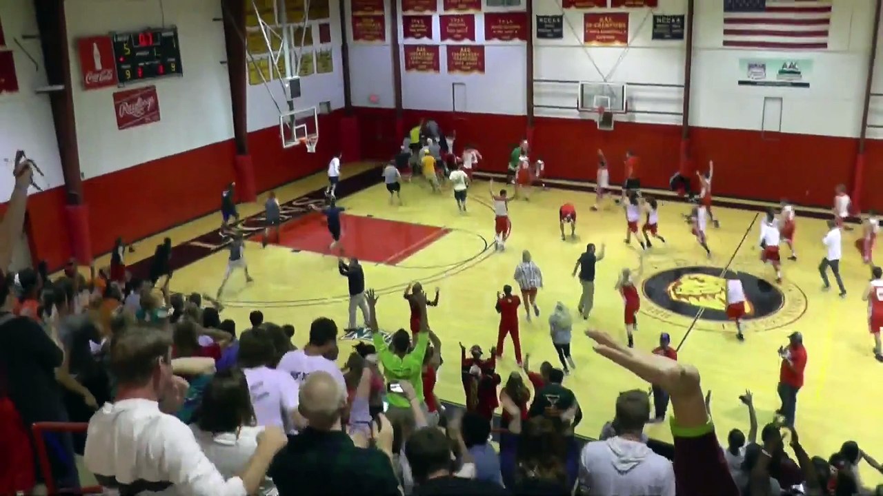 Il gagne 10.000 dollars après avoir marqué 4 paniers