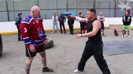 Cours de self defense dans une prison russe