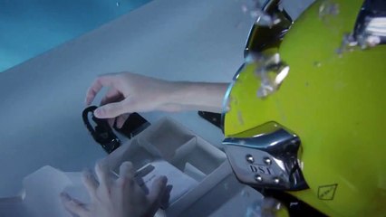 Sony Xperia Z3 : premier déballage sous l'eau !
