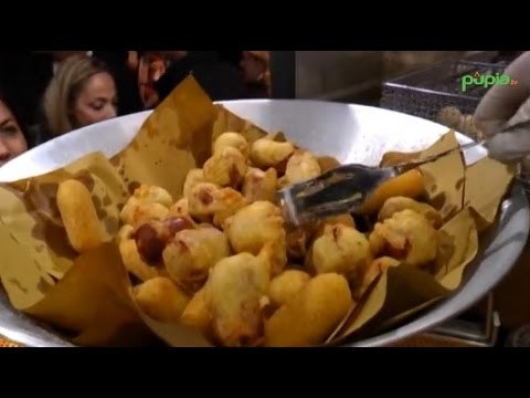 Napoli - Frie’n’ Fuie , la frittura napoletana viaggia in Apecar (28.10.14)