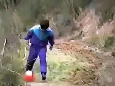 Ky futbollist eshte gati per boteror.