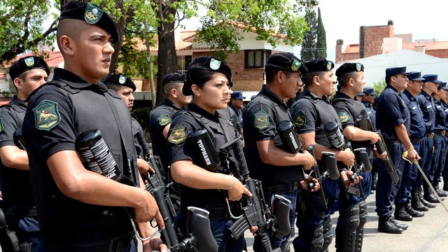 (Salta a la Vista) La Provincia fortalece la seguridad pública con la entrega de nuevos equipamientos y vehículos