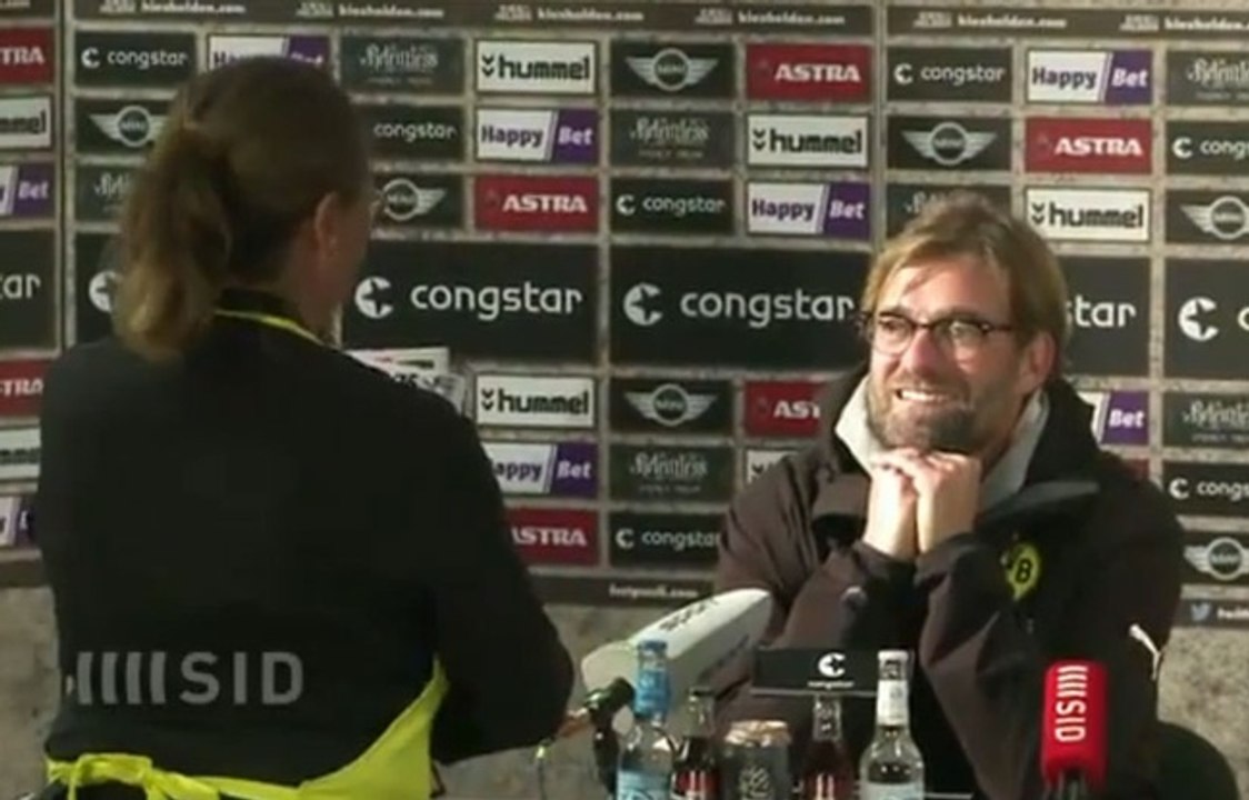 Borussia Dortmund: Une supportrice déclare sa flamme à Jurgen Klopp