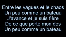 Indila - Comme un bateau (Lyrics / Paroles)