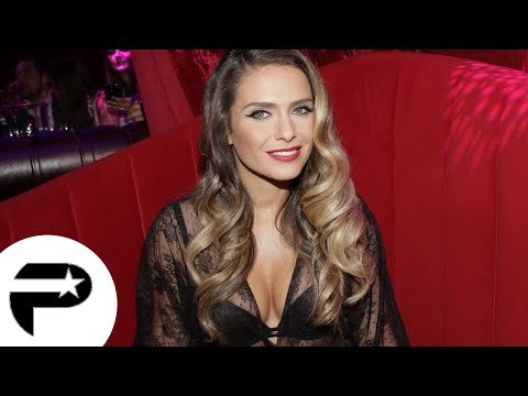 Clara Morgane pose pour son calendrier sexy