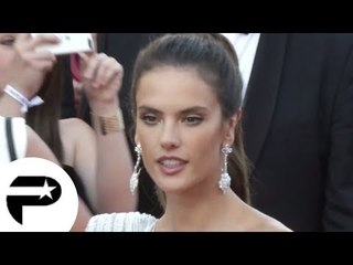 Alessandra Ambrosio, Victoria Silvstedt  - Montée des marches de Cannes 2014