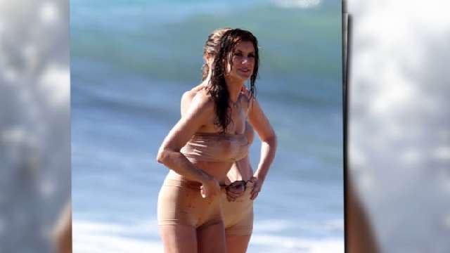 Kate Walsh Looks Amazing at 47