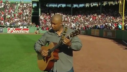 Bernie Williams Plays 'Take Me Out to the Ballgame' For Jeter's Last Game