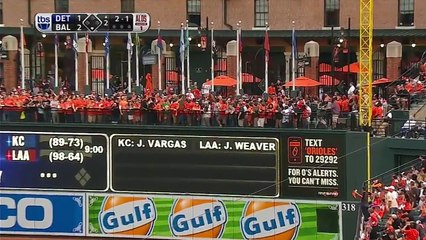 Orioles show their power in Game 1 victory