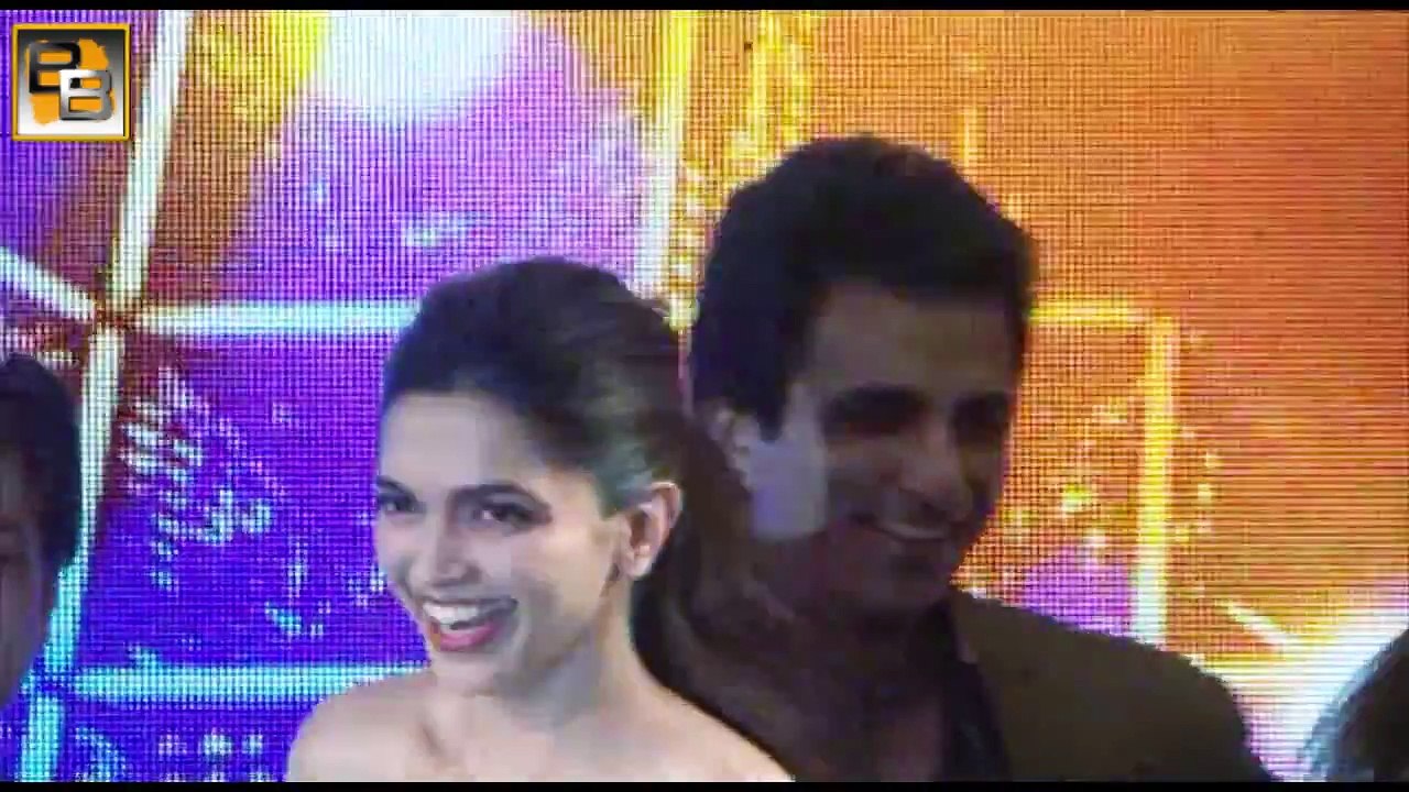 Shahrukh Khan,Deepika Padukone KISS at SHARABI Happy New Year SONG LAUNCH