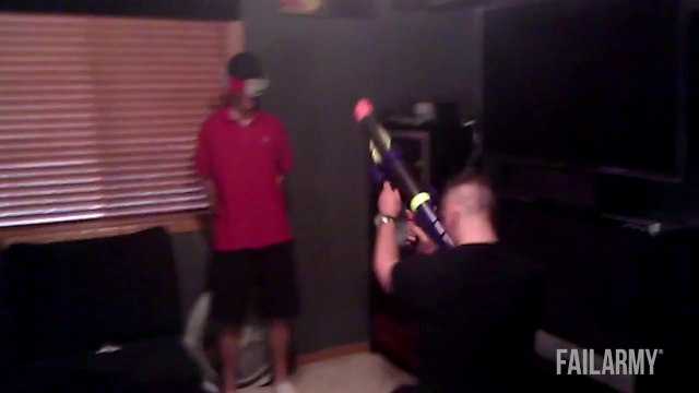 Les pires amis au monde - Compilation des plus mauvais potes.