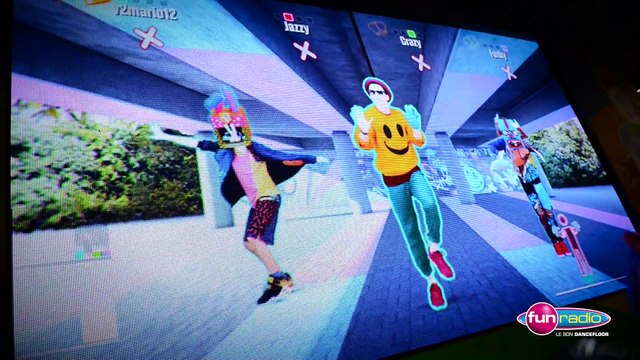 Karima et Chris Marques testent Just Dance 2015 à la Paris Games Week