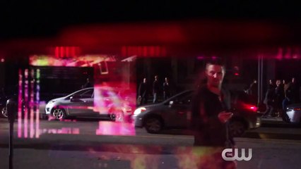 Arrow - 3x05 - promo - bande-annonce de "The Secret Origin of Felicity Smoak"