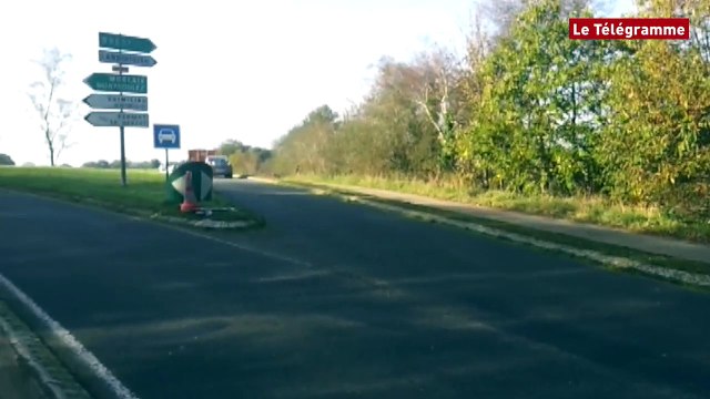 Portique écotaxe détruit. Le cortège part de Guiclan vers Brest