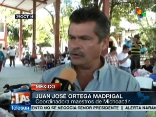 México: maestros arremeten contra casa del gobernador de Guerrero