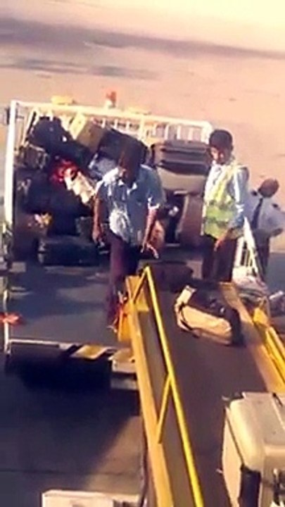 How Pakistani Airlines (PIA) Handles Our Luggage