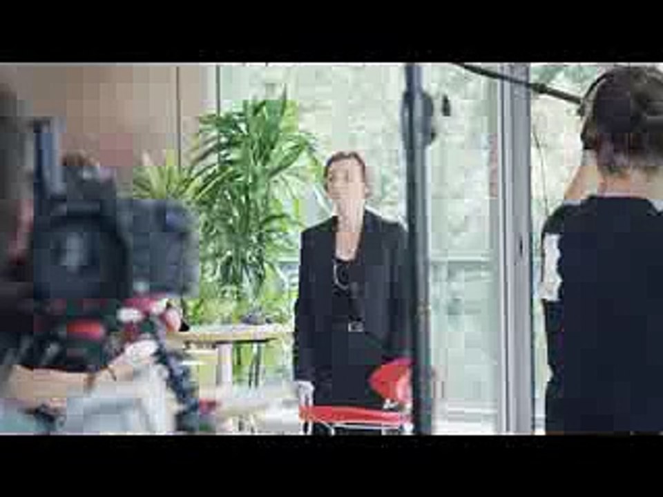 Making of d'un concept inédit de web série participative de 8 épisodes commandités par PwC et présentés au festival. Parmi les comédiens, 26 collaborateurs de PwC, de tous grades ( associé, auditeur, assistante, consultant...) ont été retenus pour tenir l