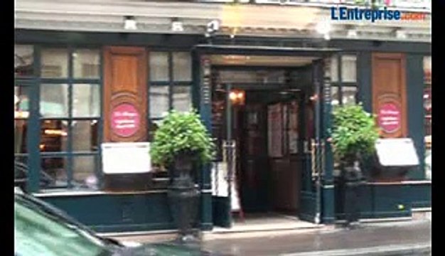 Le Procope, célèbre restaurant parisien, a developpé une politique active de recrutement de salariés handicapés, tant en salle qu'en cuisine. Reportage en images dans les coulisses de l'établissement.