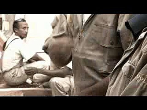 Colas Madagascar a intégré dans ses équipes un jeune ébéniste sourd et muet de naissance. Afin de mieux communiquer avec ses collègues, celui-ci a inventé une langue des signes qui lui permet de dépasser son handicap. Ce court métrage a remporté le Grand