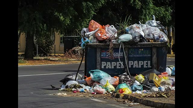 Loquendo Respuesta a los otakus en laura bozzo[1]