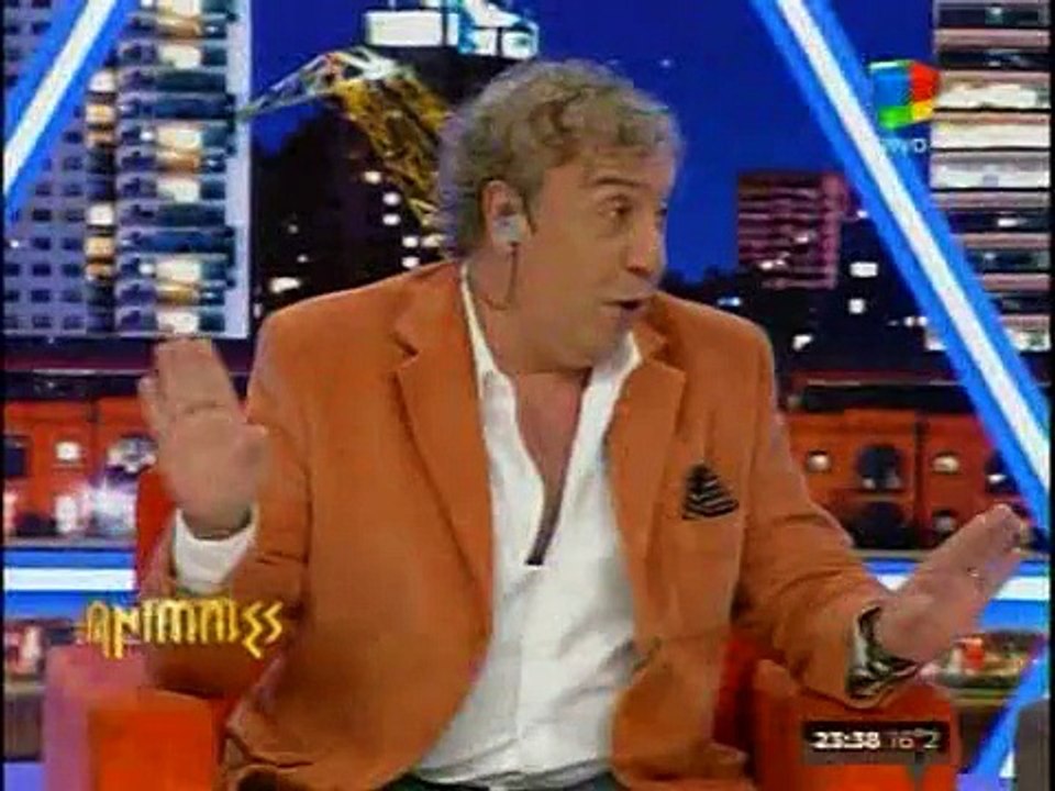 Vitto Saravia respondió a los críticos: 'no necesito más atención de la que tengo'