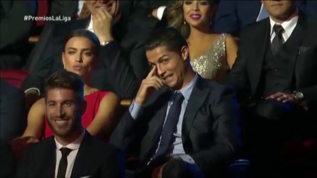 Climão! Irina tem crise de ciúmes de CR7 em premiação