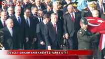 Devlet erkanı Anıtkabir'i ziyaret etti