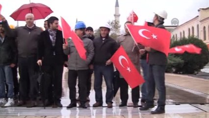Baret ve Türk Bayrağı Dağıttılar