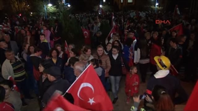 İzmit'te Sivil Toplum Kuruluşlarından 5 Bin Kişilik Cumhuriyet Yürüyüşü