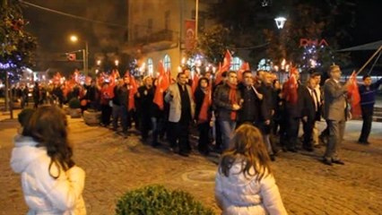 Balıkesir'de 2 Bin Kişi Cumhuriyet İçin Yürüdü