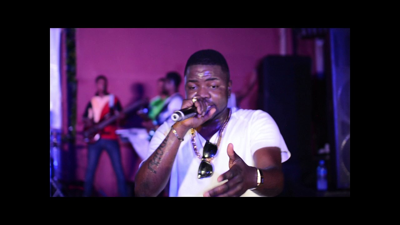 Skales perform at one mic naija - pulse tv uncut