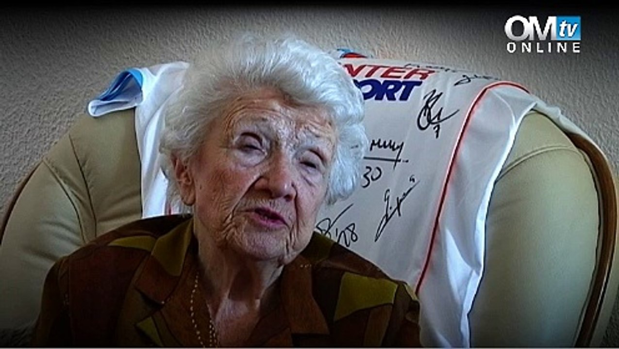 Les maillots blancs et les bas bleus