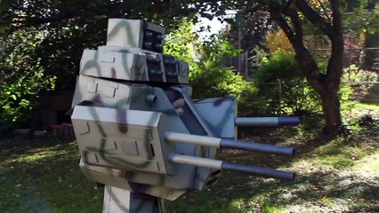 Un père fait un incroyable déguisement pour lui et son bébé MechDaddy 2014