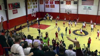 Un étudiant marque 4 paniers d'affilés et gagne 10000$