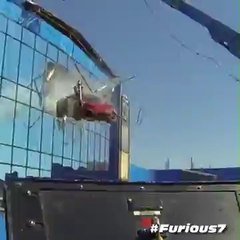 Furious 7 (2015) - Featurette "7 Seconds of 7 Stunts" [VO-HD]