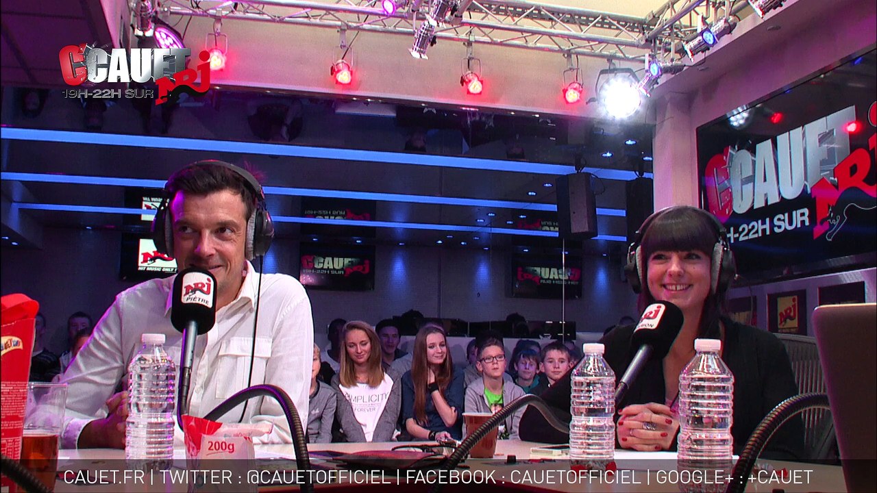 Les stagiaires se roulent de grosses pelles - C'Cauet sur NRJ