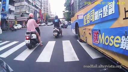 Kontrolü Kaybeden Sürücüler - Araba Tutkum