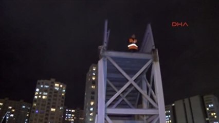 Vinç Yüklü Kamyon Üstgeçidi Yıktı